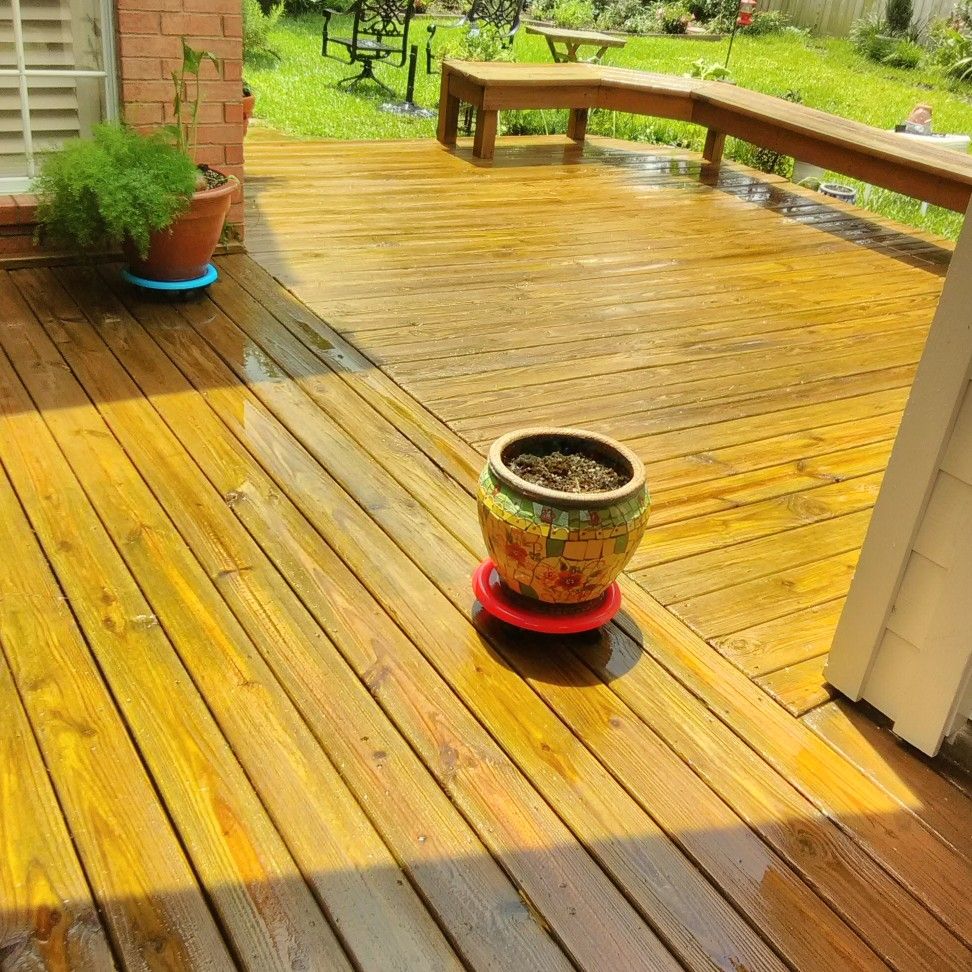 DECKED OUT PRESSURE WASHING