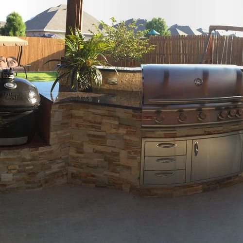 "This outdoor kitchen in Midland features Stacked 