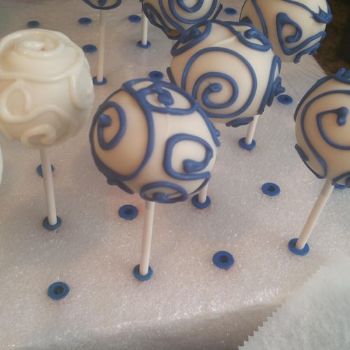 Hand piping is beautiful!
