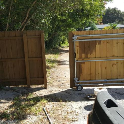 Staining rolling gate 