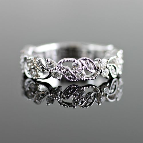 Beautiful Vintage Vine-Inspired Wedding Band in Wh