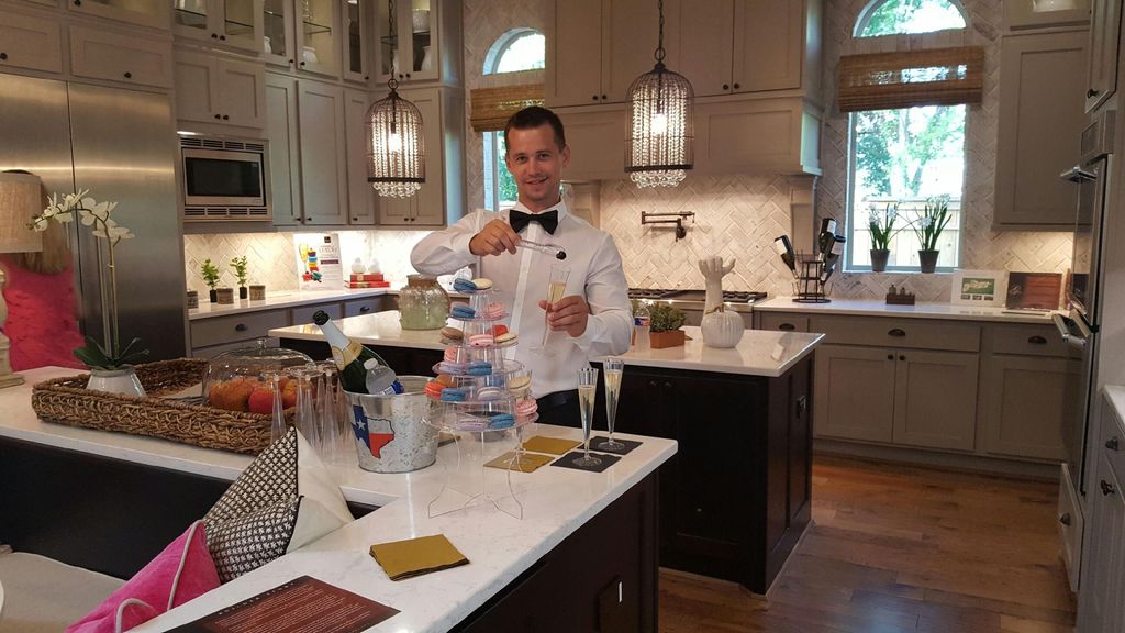 Event in Sienna Plantation, TX
*Champagne & Macaro