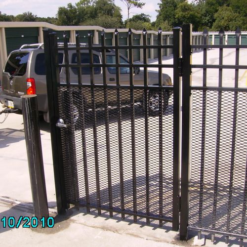 install and fabricate fense