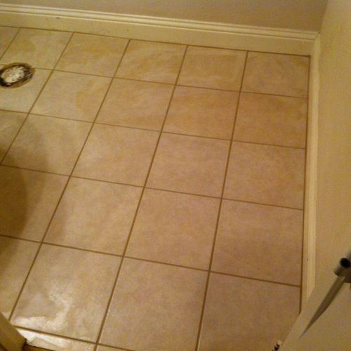 Small tile floor in bathroom