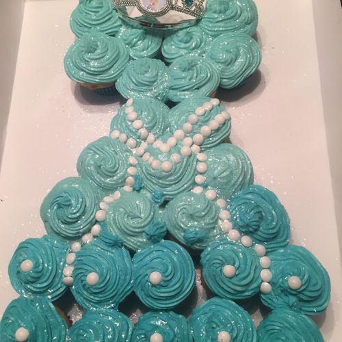 Frozen cupcake cake