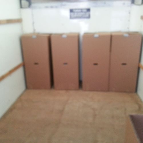Free wardrobe boxes for hanging clothes on the day