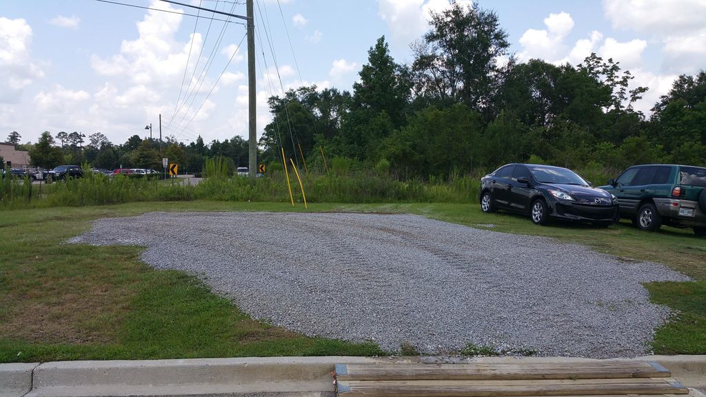 Parking Lot at Newks In Gulfport
