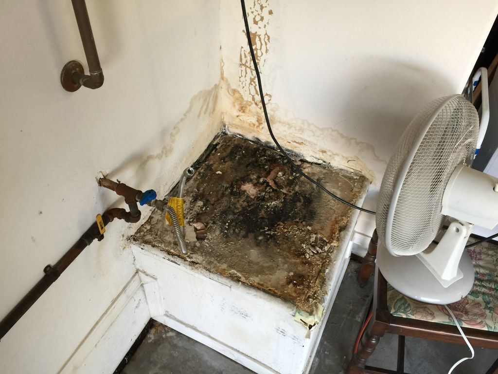 Hot water tank leak
Part 1/4: Demo