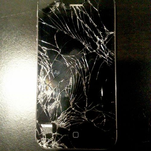 iPhone 4s shattered screen