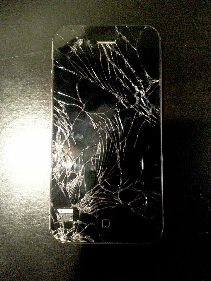 iPhone 4s shattered screen