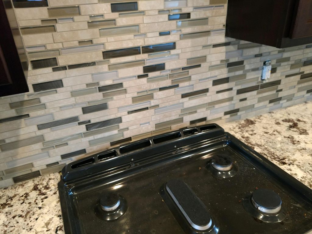 Backsplash completed 