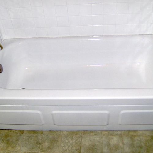 Tub Closeup Refinished - After                 We 