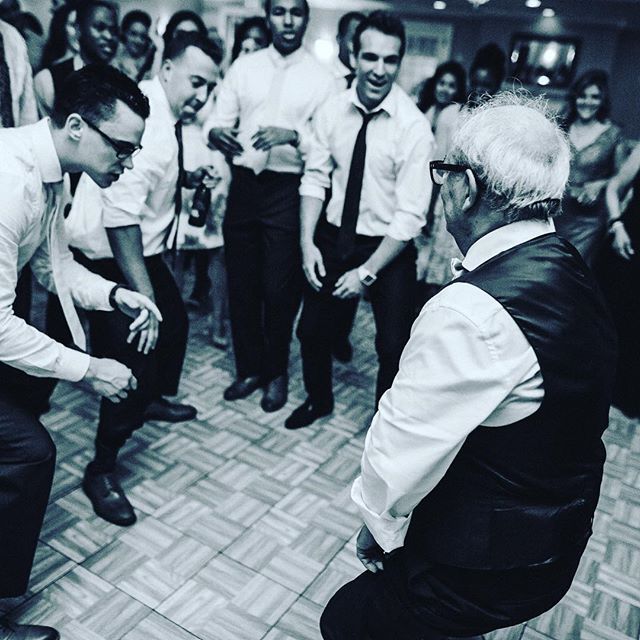 "Right foot stomp" #FeeltheMoment #DjCubeMusic