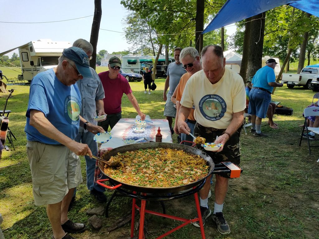 Spanish Paella for 75