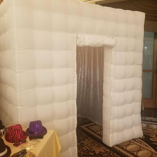 White inflatable Booth