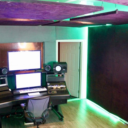 Producer/Songwriter’s Room