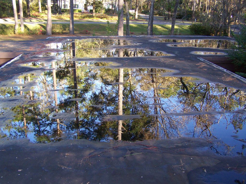 All flat roofs in Florida are required to be re sl