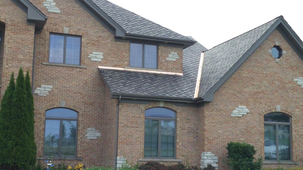 IKO Armourshake premium shingles with copper valle