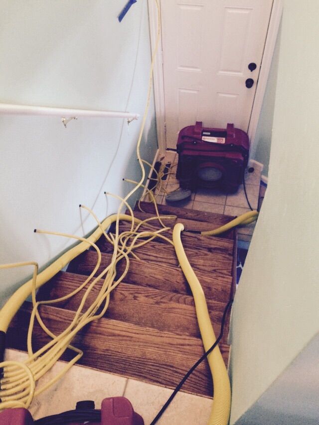 Example of injection drying of a wet wall