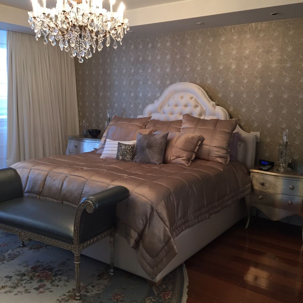 Euro-chic bedroom (Philip Jeffries wallcovering, c