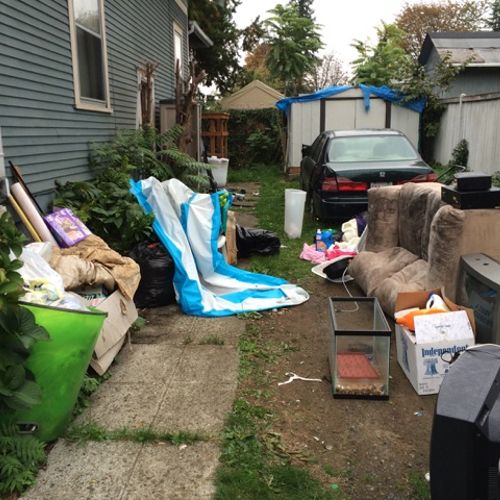 Yard Cleanup - Before -
Tacoma,
2015