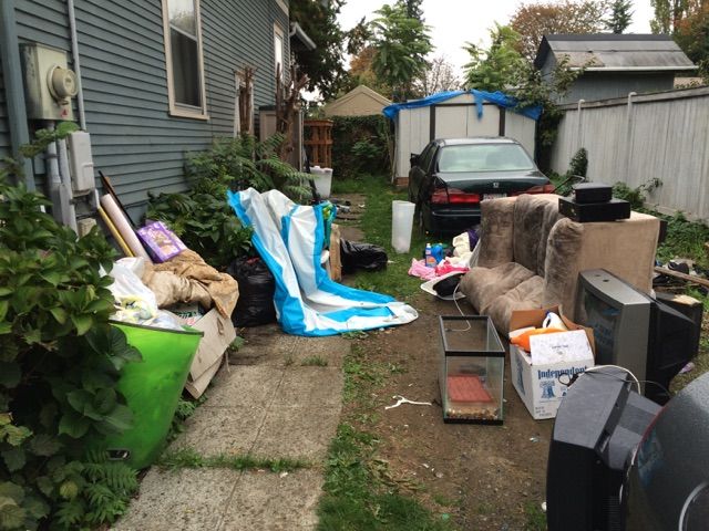 Yard Cleanup - Before -
Tacoma,
2015
