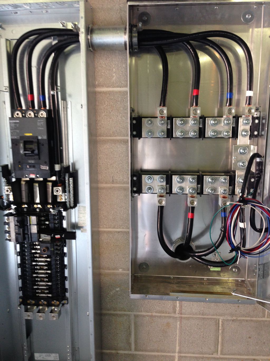 600 Amps Comercial Service upgrade.