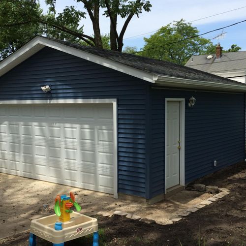 This client had a complete 20x20 garage replaced. 