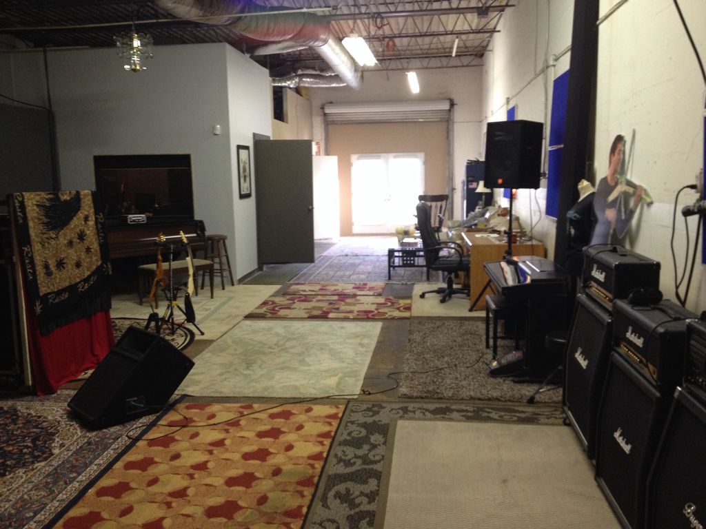 huge live room
