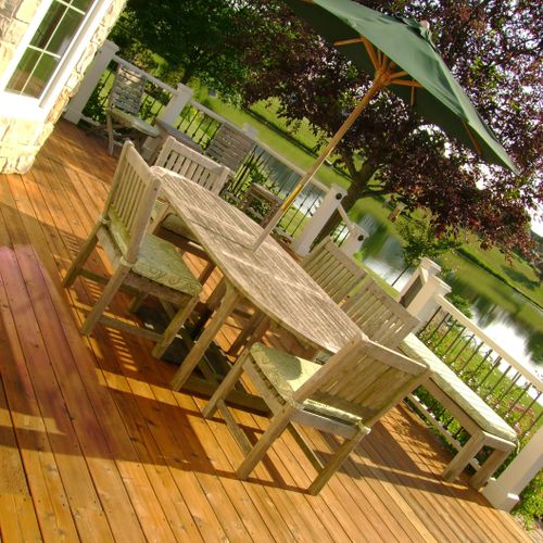 Cedar deck with iron railings