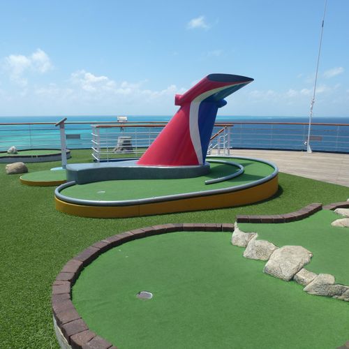 Mini golf on the ship