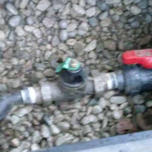 Irrigation valve box