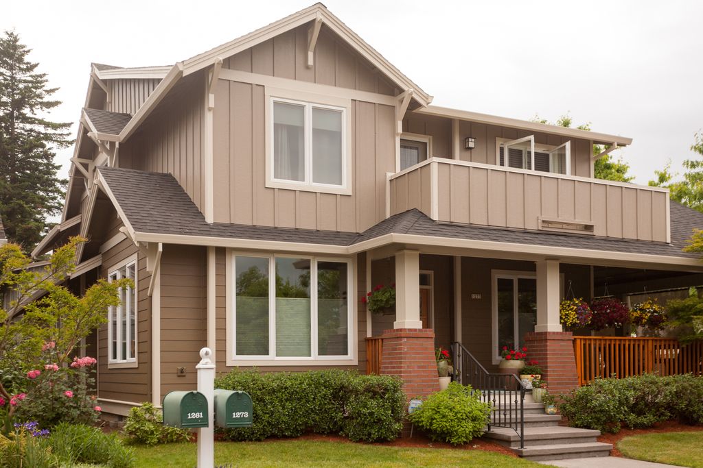 Exterior house painting in Fairview Village, Orego