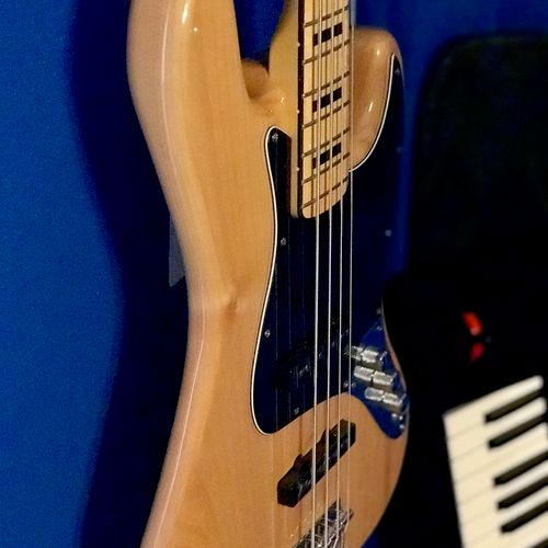 Squier Jazz Bass