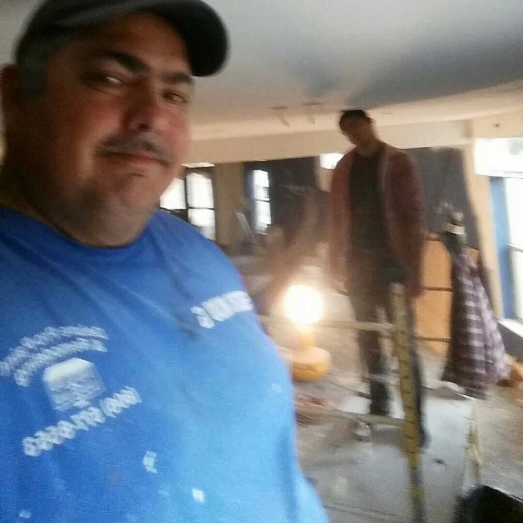 deluxe pro.  paint and remodeling