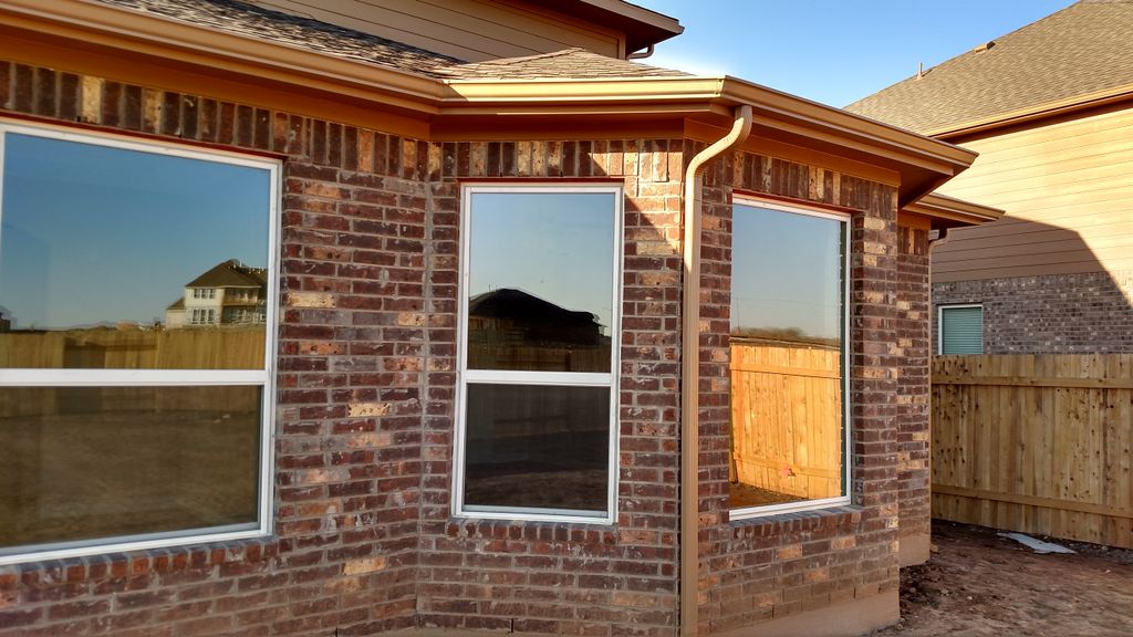 5" Gutters Buckskin Brown, Kyle