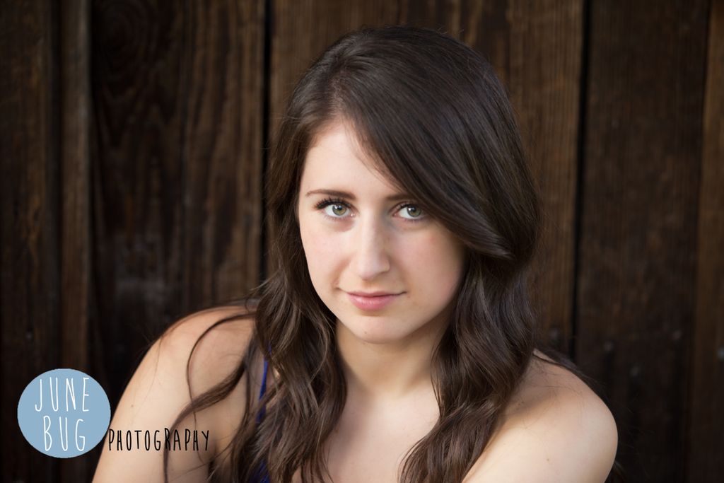 Fun, relaxed senior sessions. I will work with you
