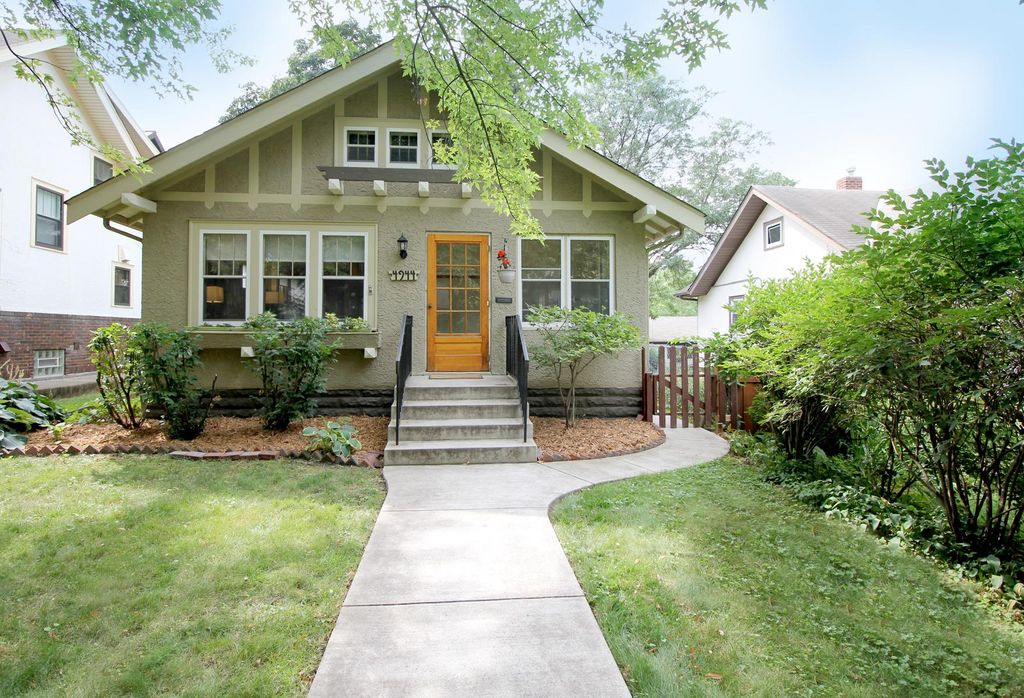 "Show & Sell" Staging Consultation + Photography