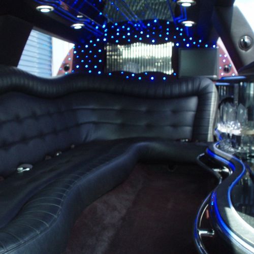 9-10 passenger limousine with free water, ice and 