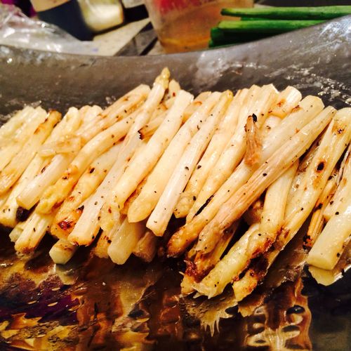 Grilled white asparagus