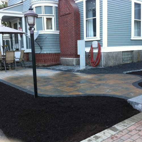 curved patio, mulch, with granite step