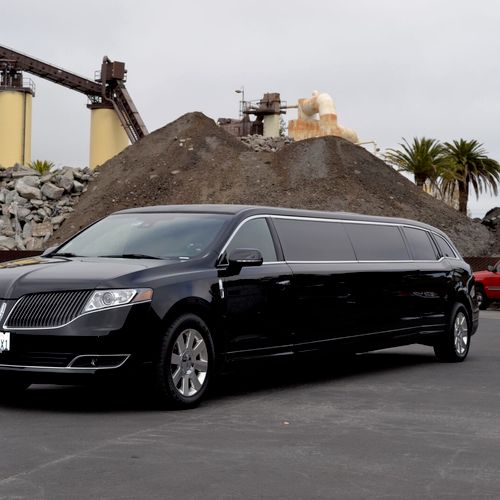 Sonoma Sterling Limousines' 2015 MKT stretch limou