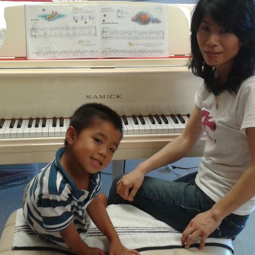 Fun and Positive Piano Lessons for all ages/levels