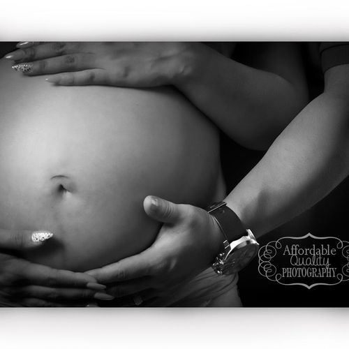 Maternity Photography Session in home work space i