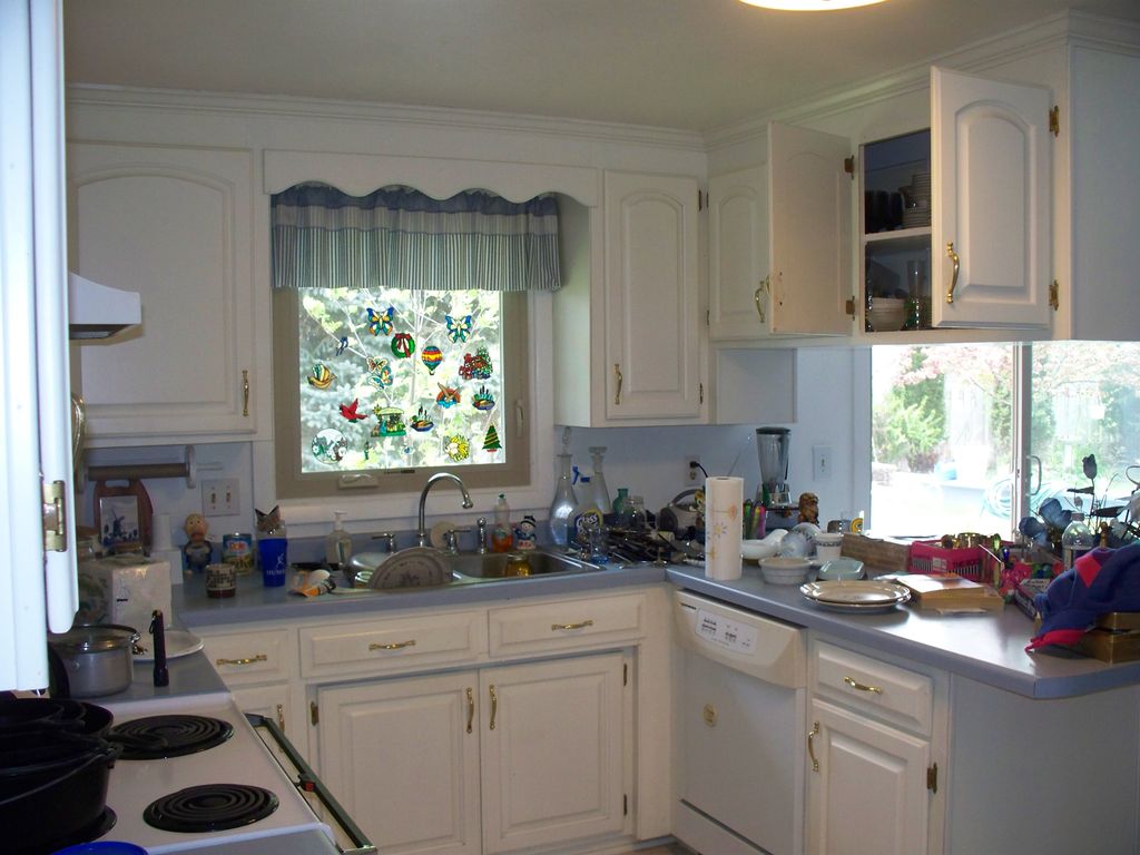 Cluttered Kitchen: Before