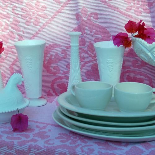 Milk glass for the mainstay or filled with flowers