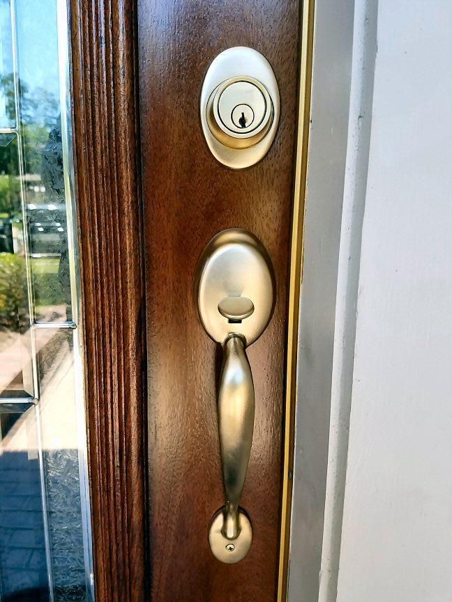 Polished door handle set