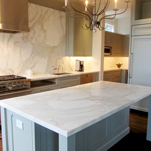 Full height marble kitchen backsplash