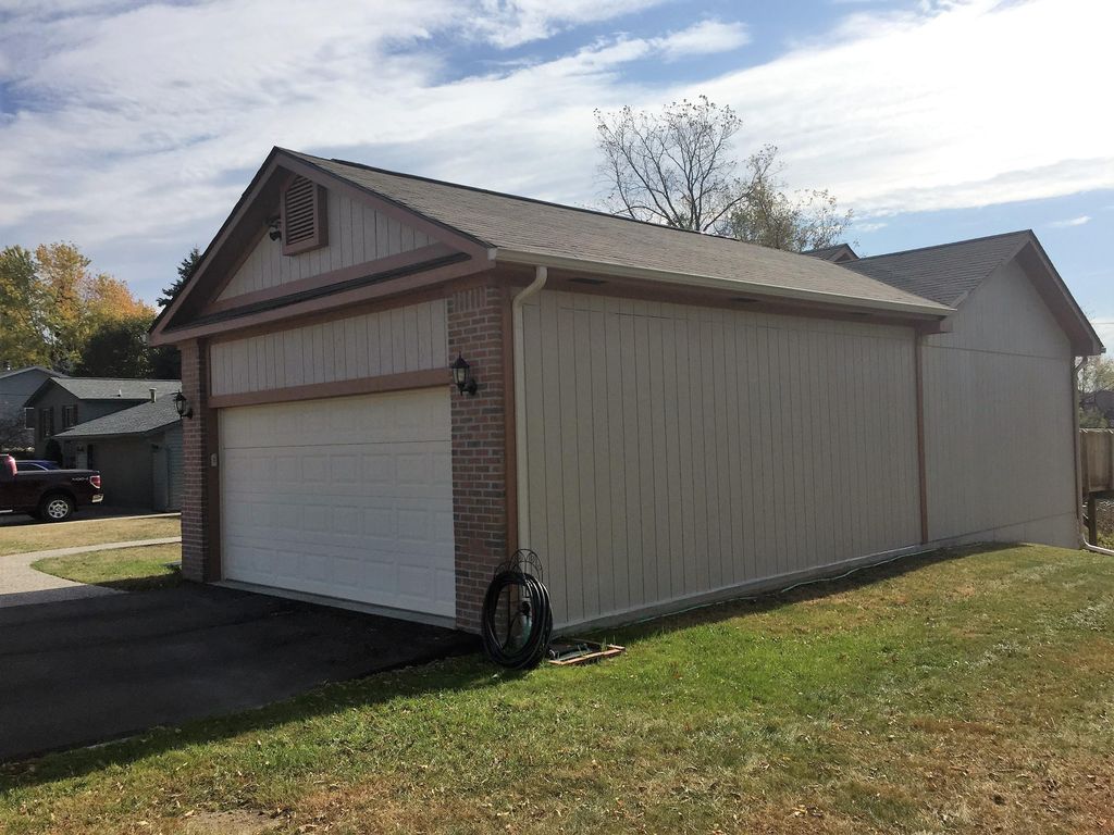 2 Car Attached Cont. Gable Garage