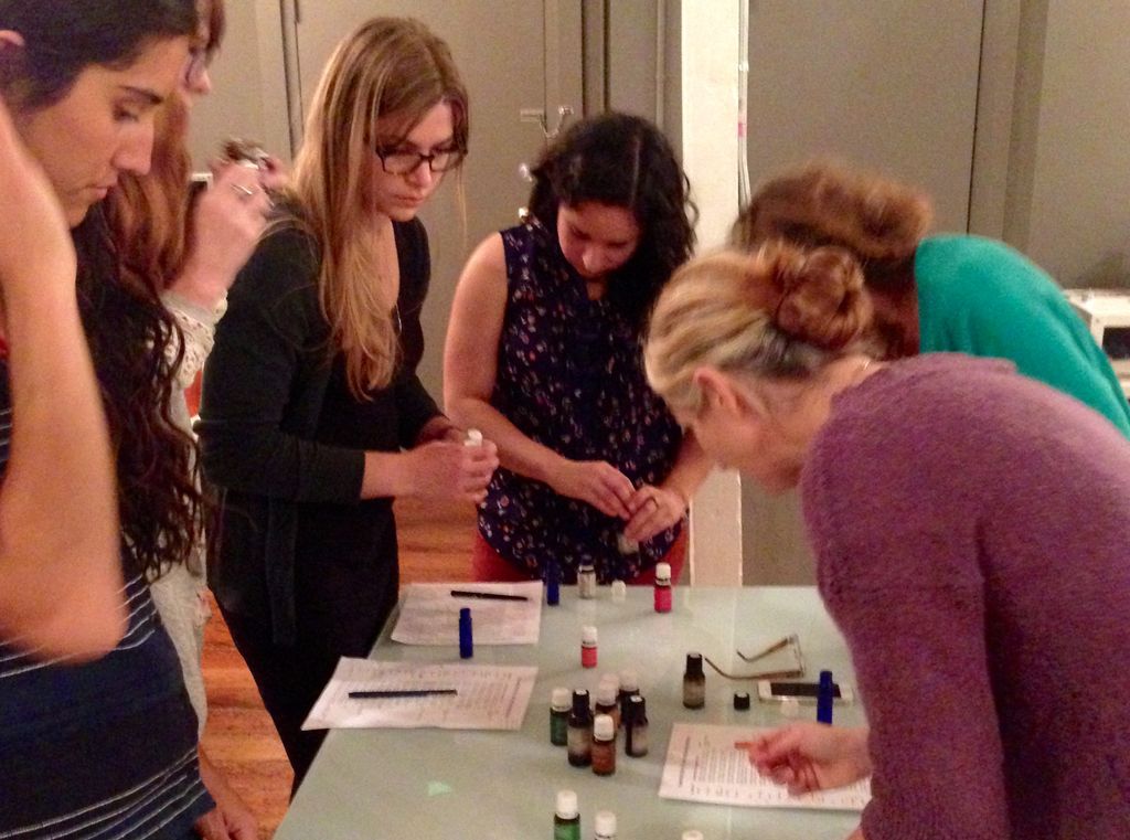 Essential oil skin scents blending party - contact